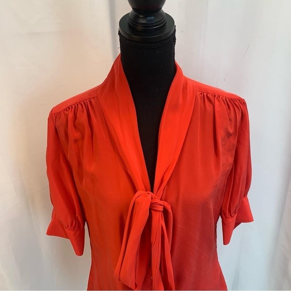Fifteen Twenty blood orange red tie neck 100% silk blouse Sz L - Picture 4 of 11